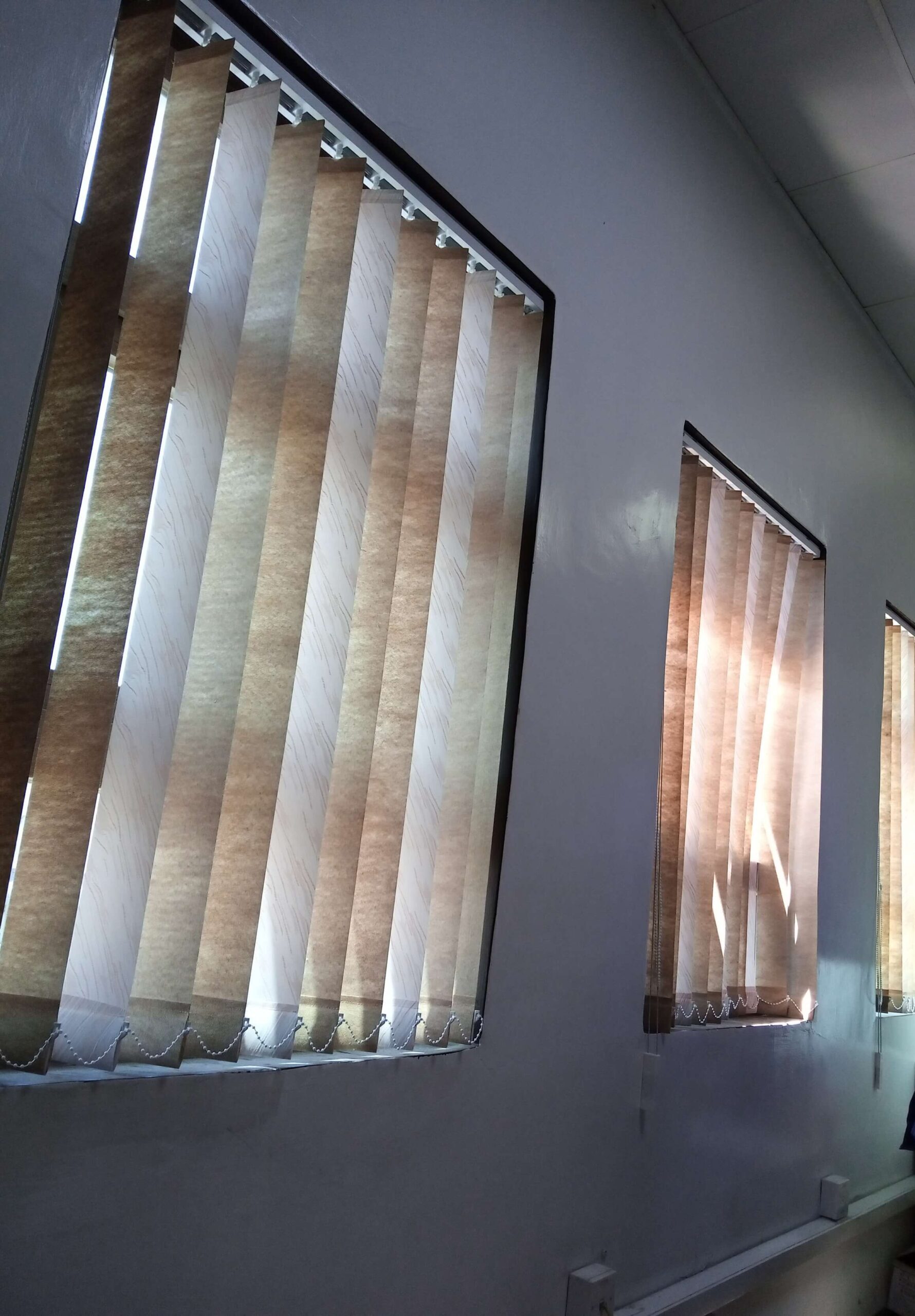 VERTICAL BLINDS